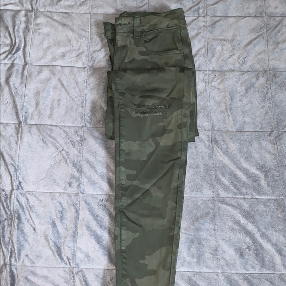 American eagle camo pants